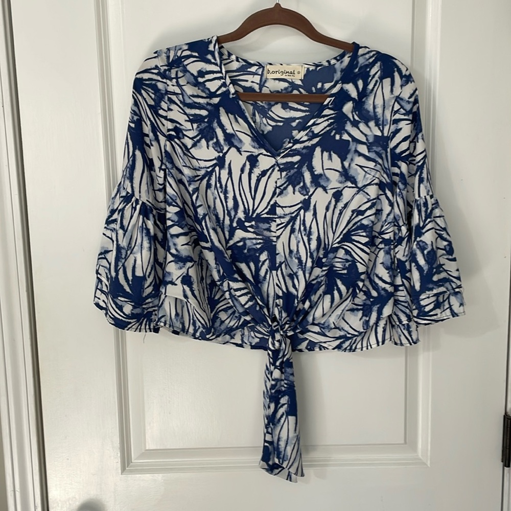 Boutique printed crop top - size small